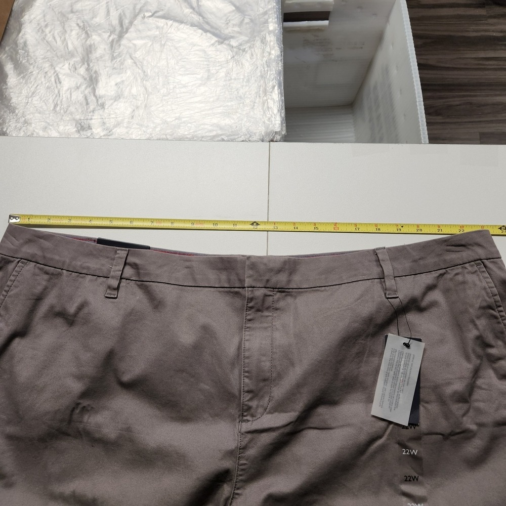 Tommy Hilfiger Hollywood Casual Bermuda‎ 9" Shorts Nickel Womens Size 22W NWT - Picture 8 of 10